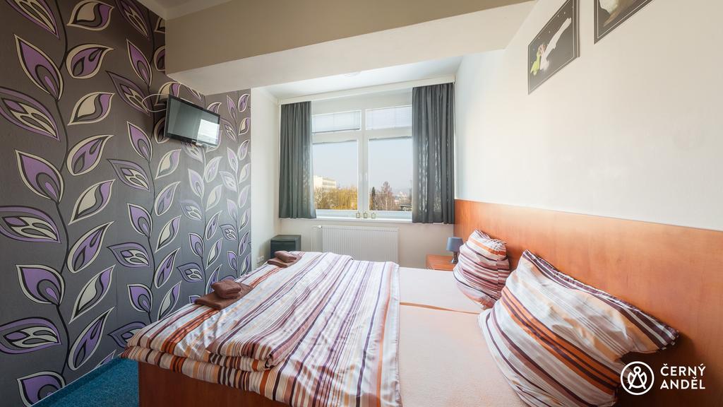 Cerny Andel Hotel Most Bagian luar foto